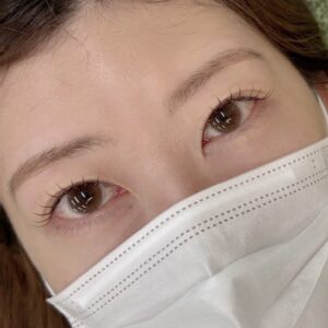 鴻巣でフラットラッシュを検討するときに参考になる自然で上品なマツエク